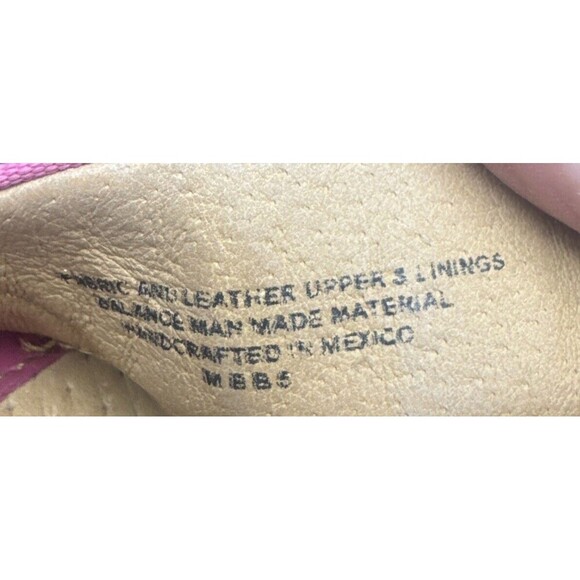 BORN Women’s PINK Leather w/ Stripes FlipFlop Slip On Flat Sandals Sz 8-8.5 - Picture 11 of 15